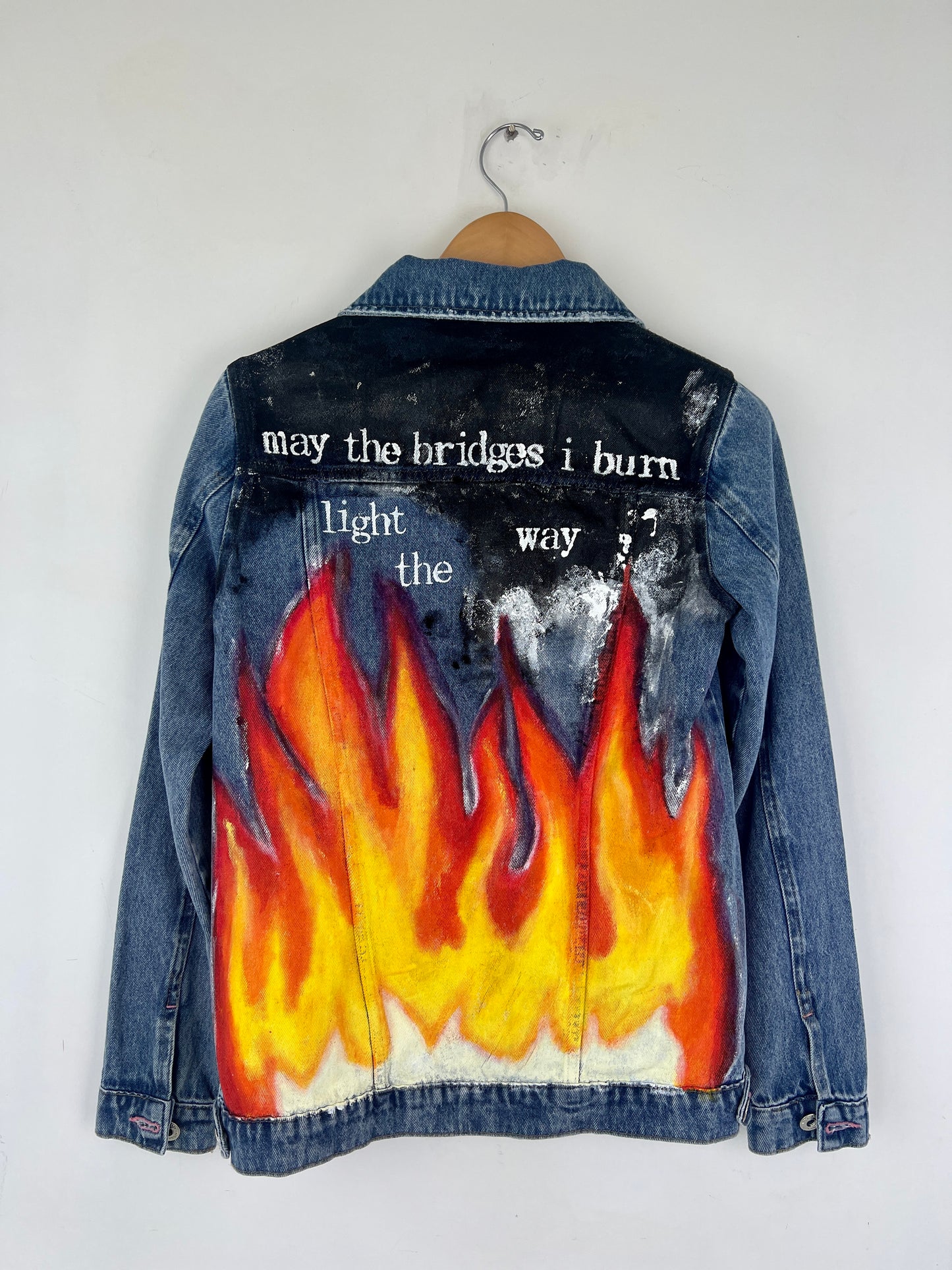 jaqueta jeans: burn