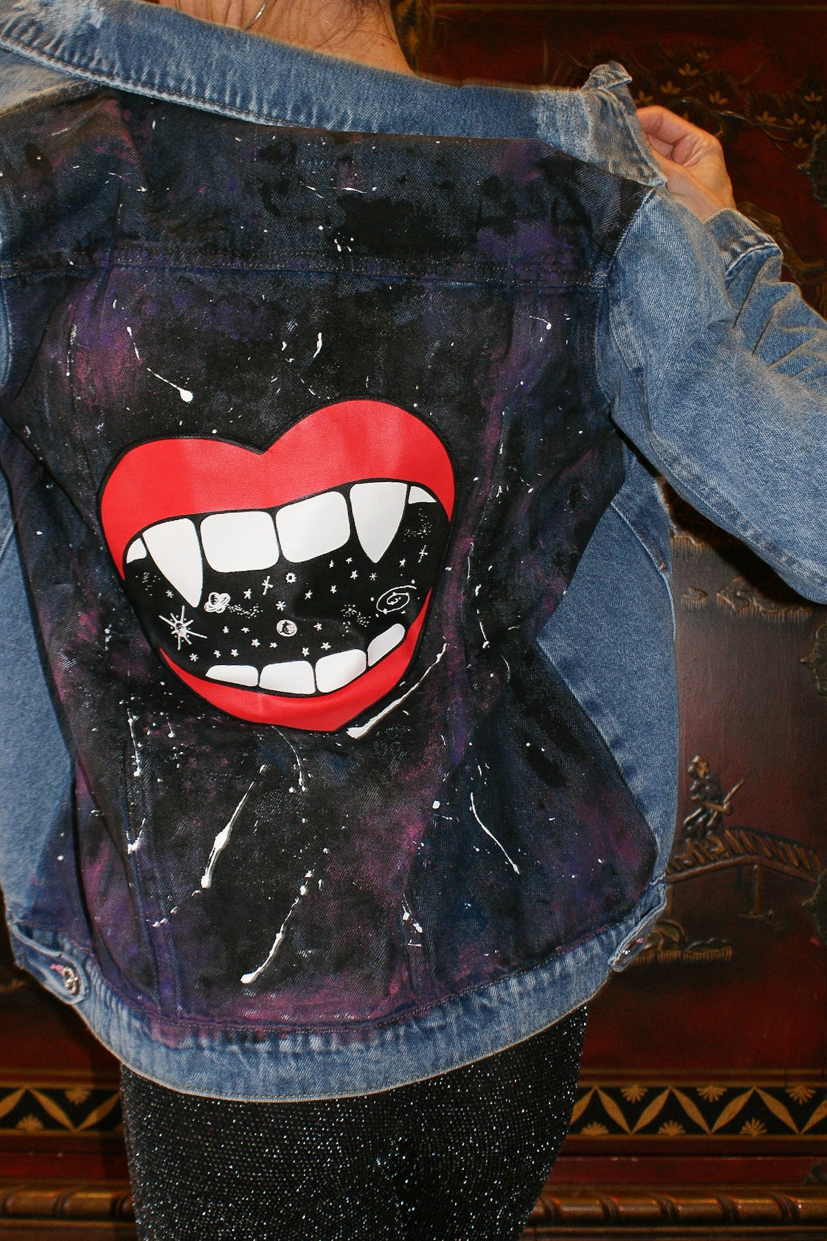 - capsule collection: jaqueta jeans out of this world