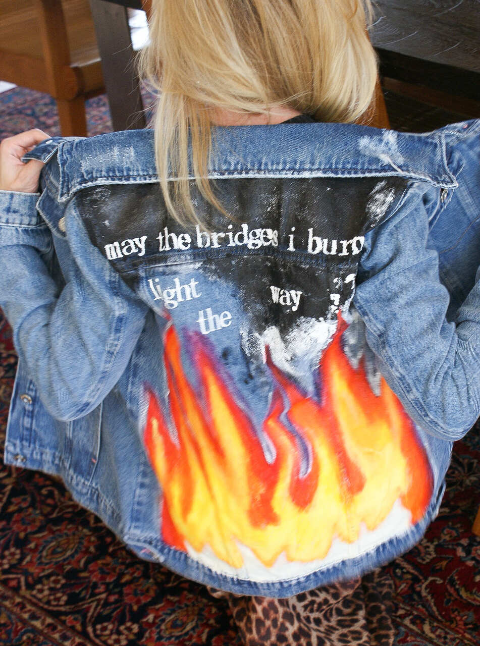 jaqueta jeans: burn